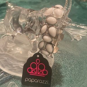 NWT Paparazzi Gondola Groves White Bracelet